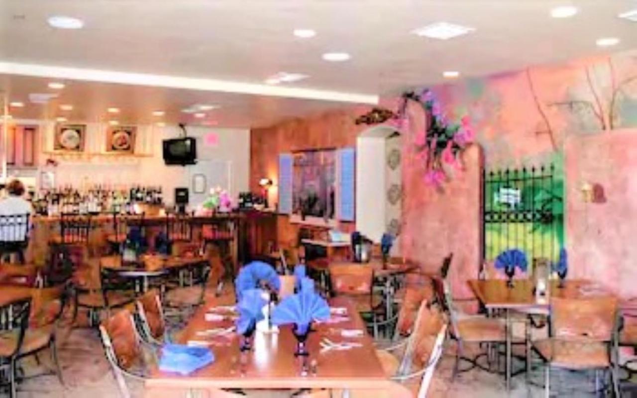 Sedona Pines Resort Exterior foto The interior of the restaurant