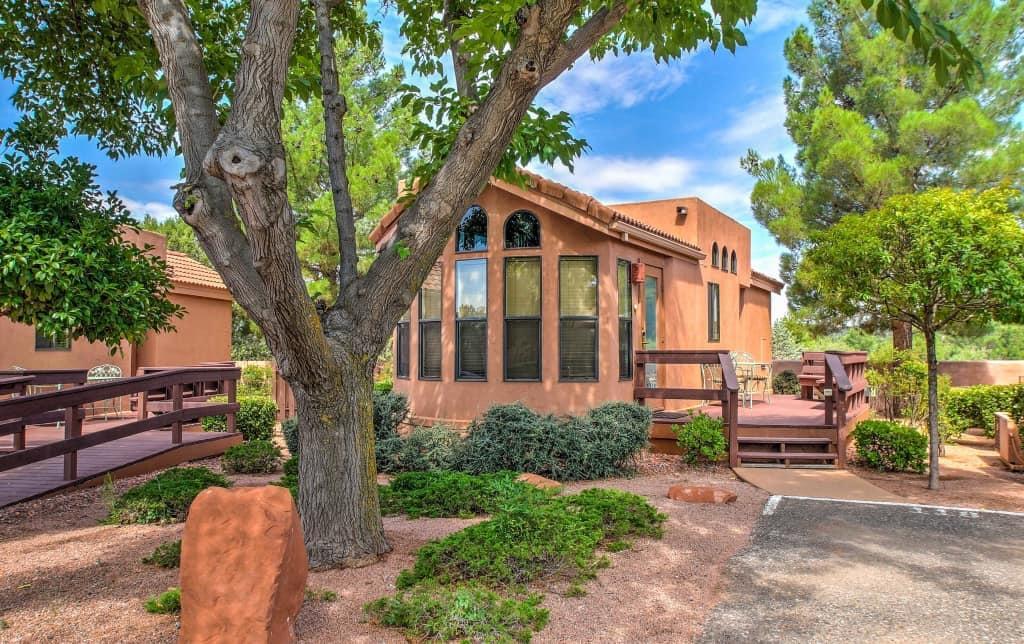 Sedona Pines Resort Exterior foto A home in the Village of Oak Creek